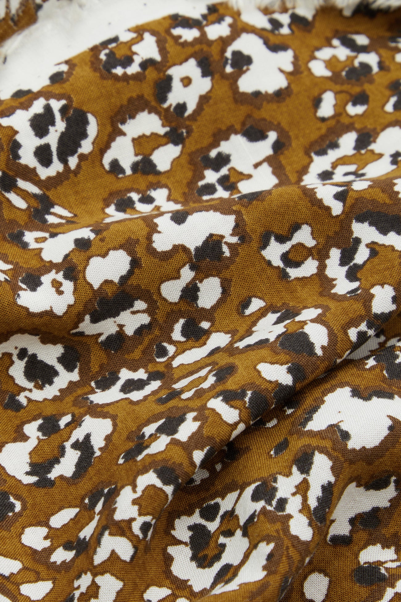 Tecido de viscose com estampa de leopardo 3m