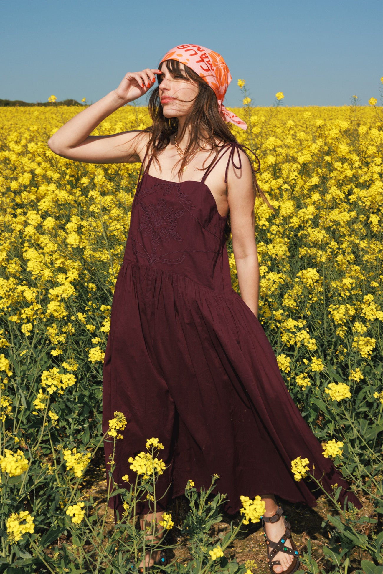 Vestido de tiras bordado