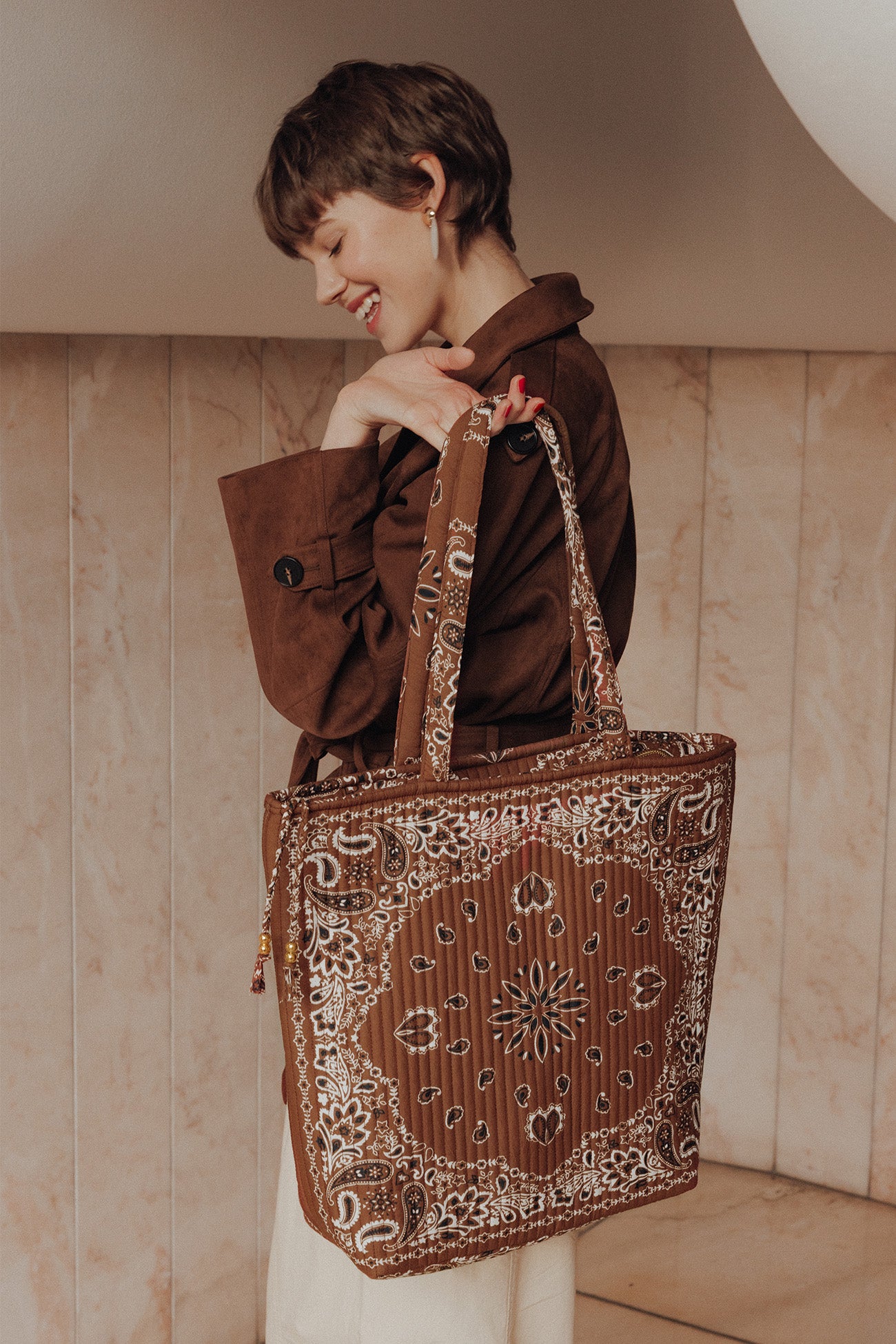 Bolsa tote com almofada em bandana