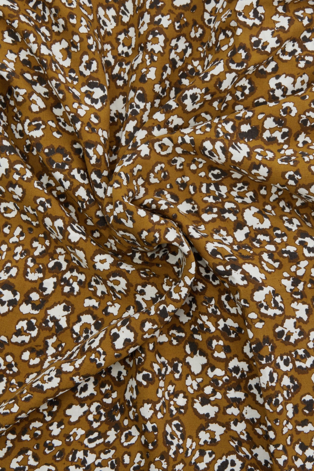 Tecido de viscose com estampa de leopardo 3m