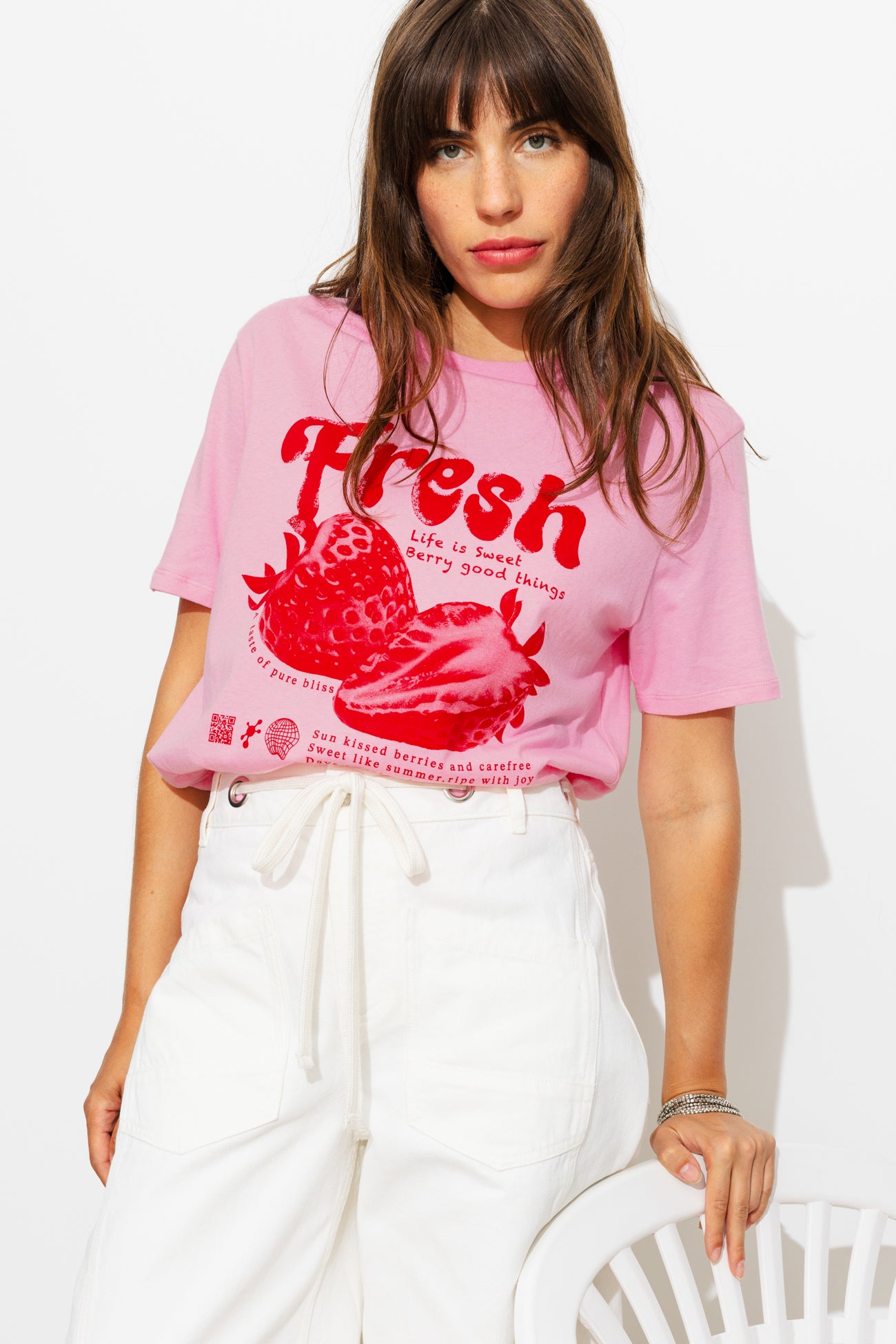 Camiseta com estampa fresca