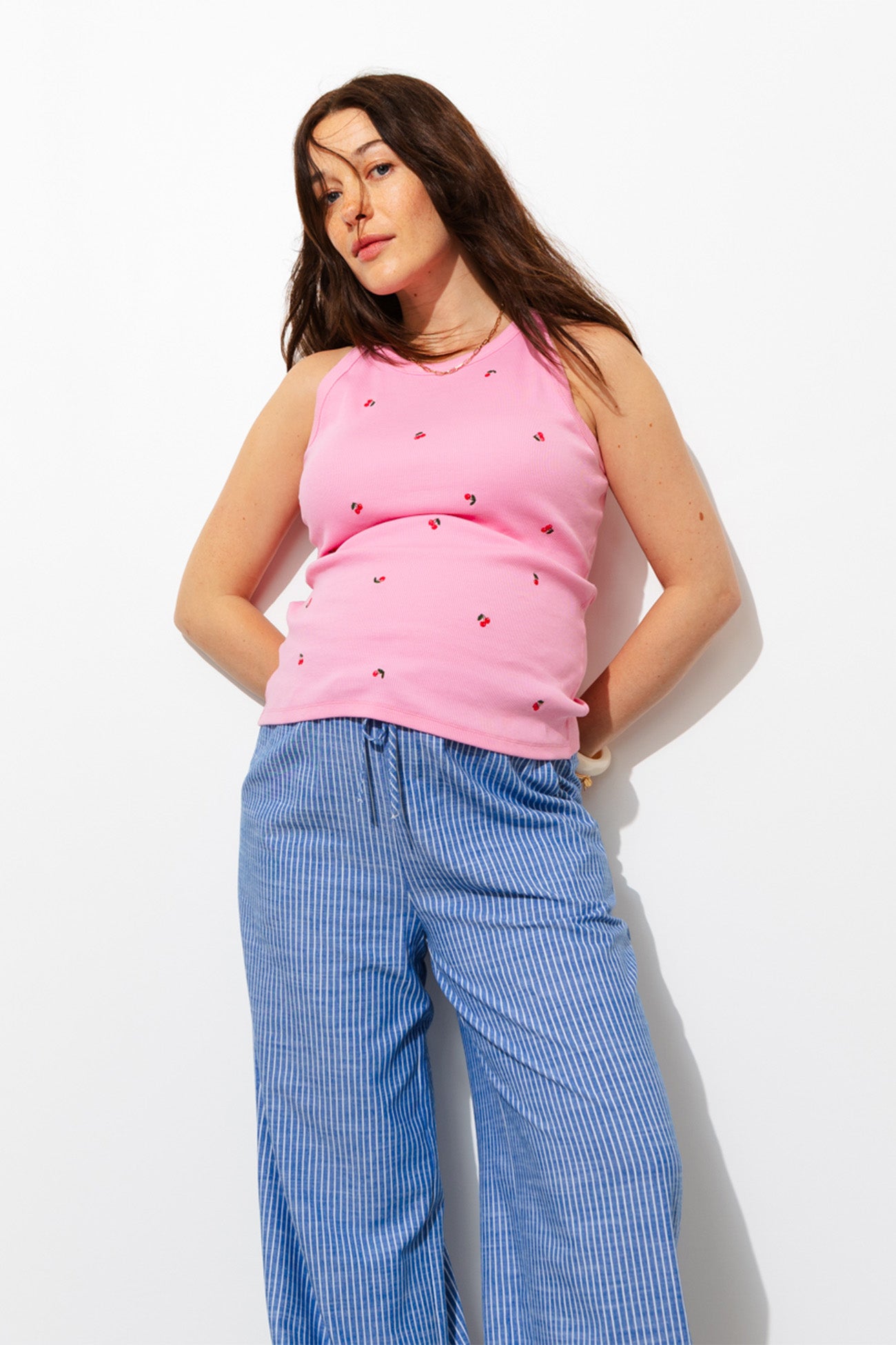 Blusa de malha com bordado em listras