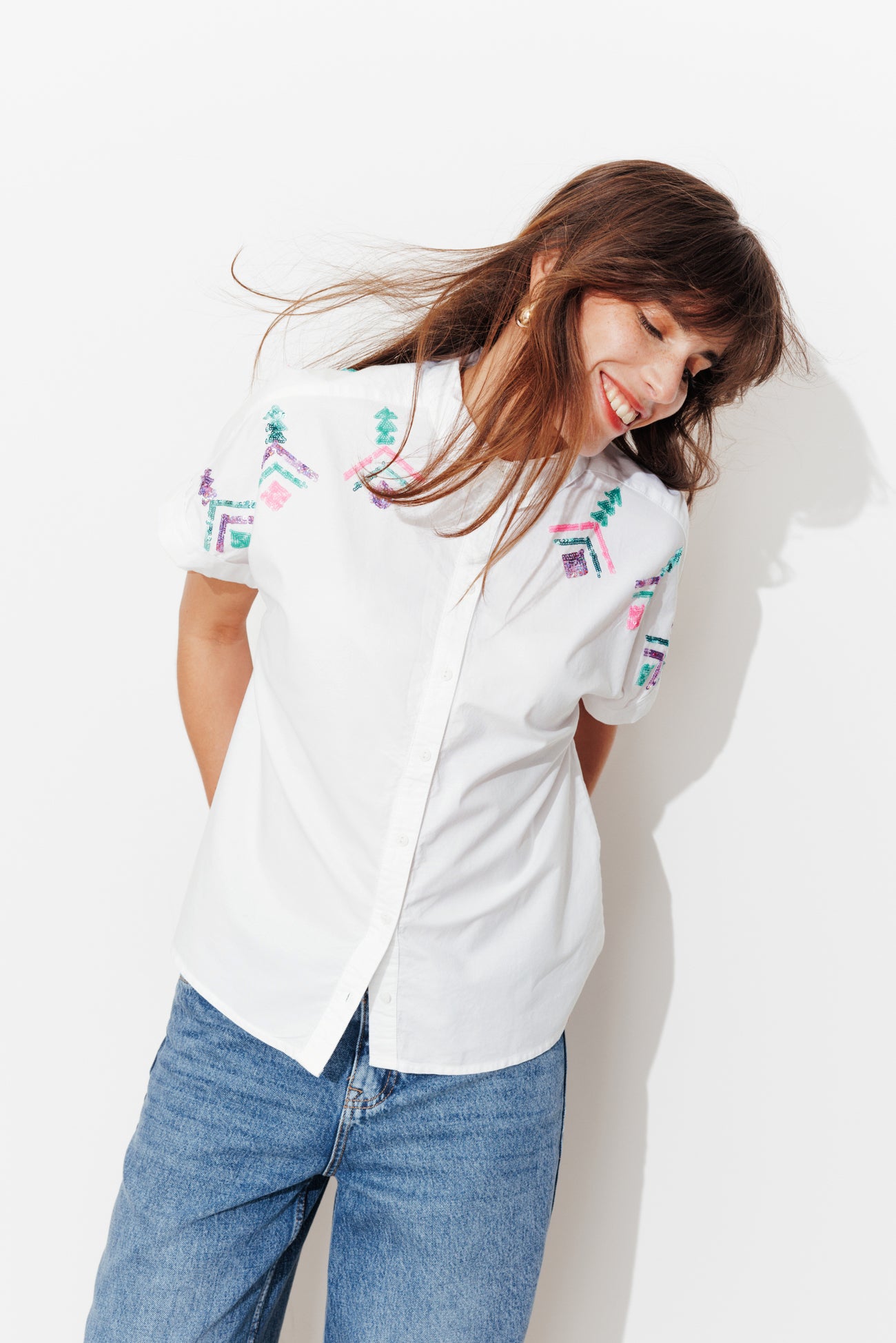 Camisa com bordado de lantejoulas