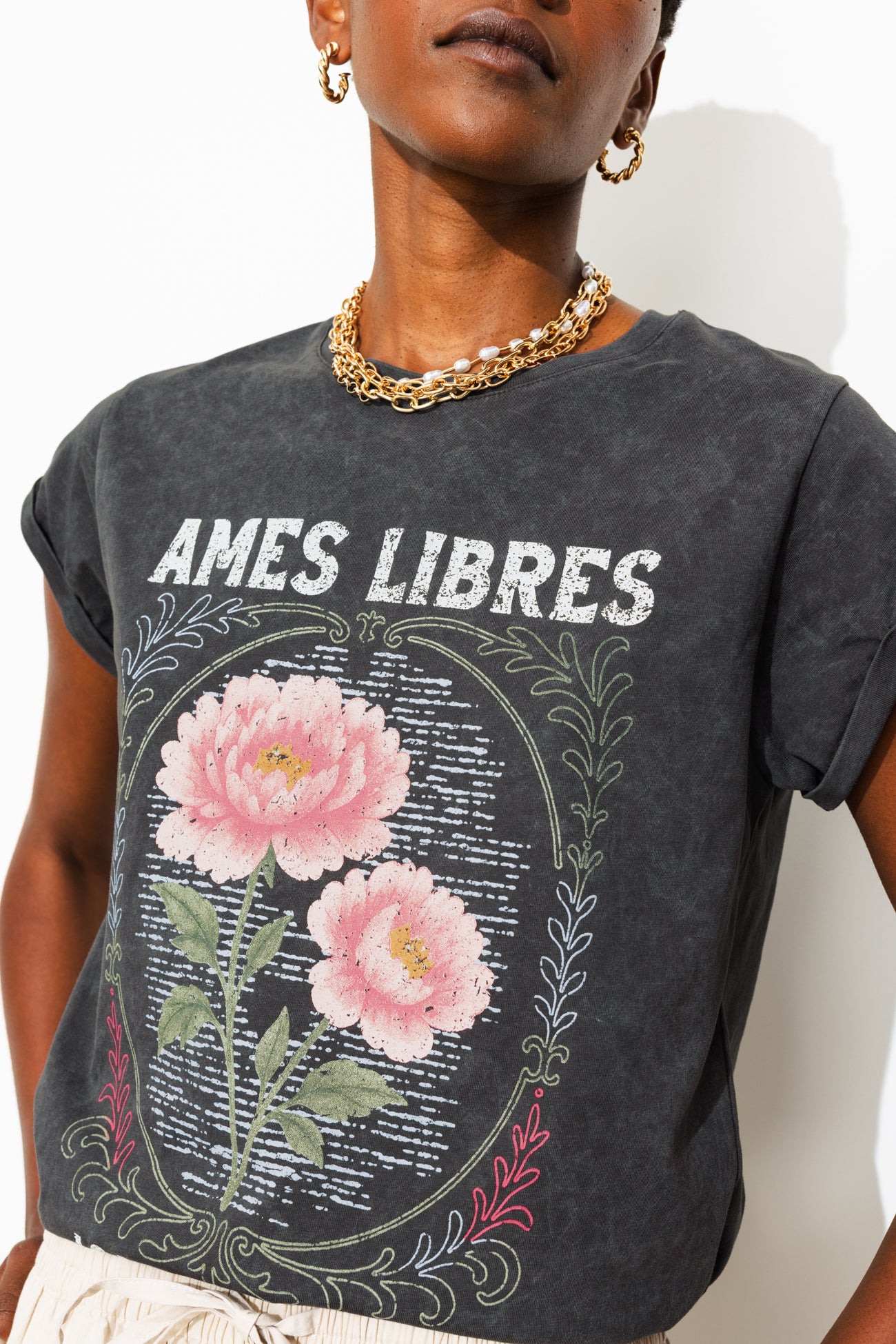 Camiseta com estampa "âmes libres"