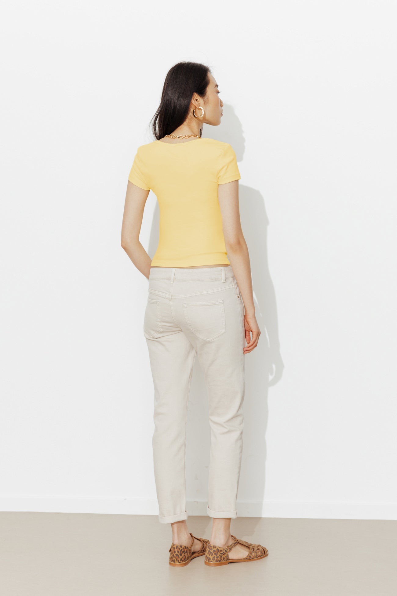 Camisola com decote em escova
