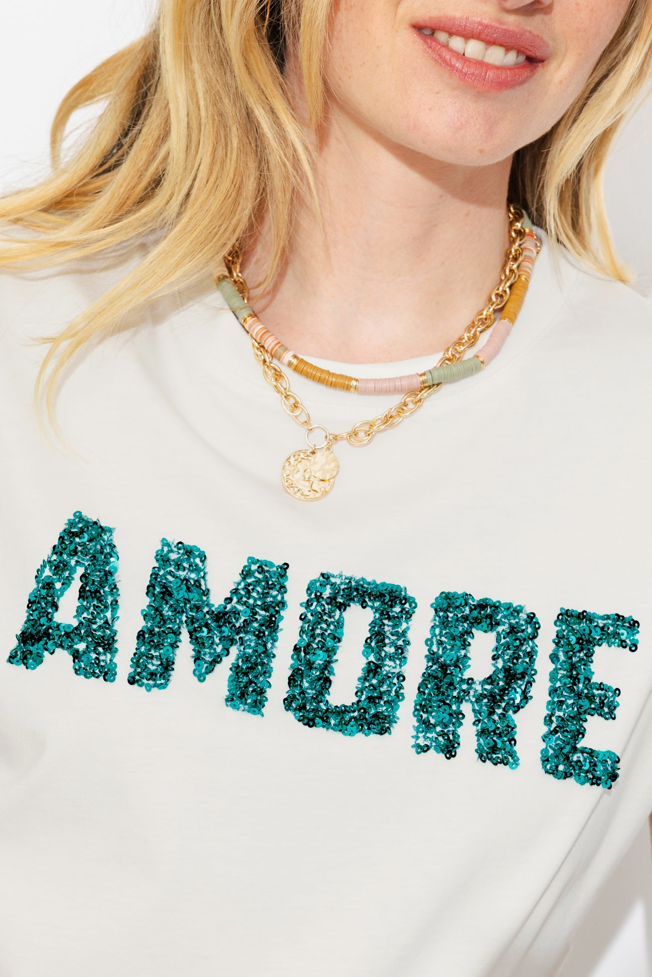 Camiseta com slogan AMORE