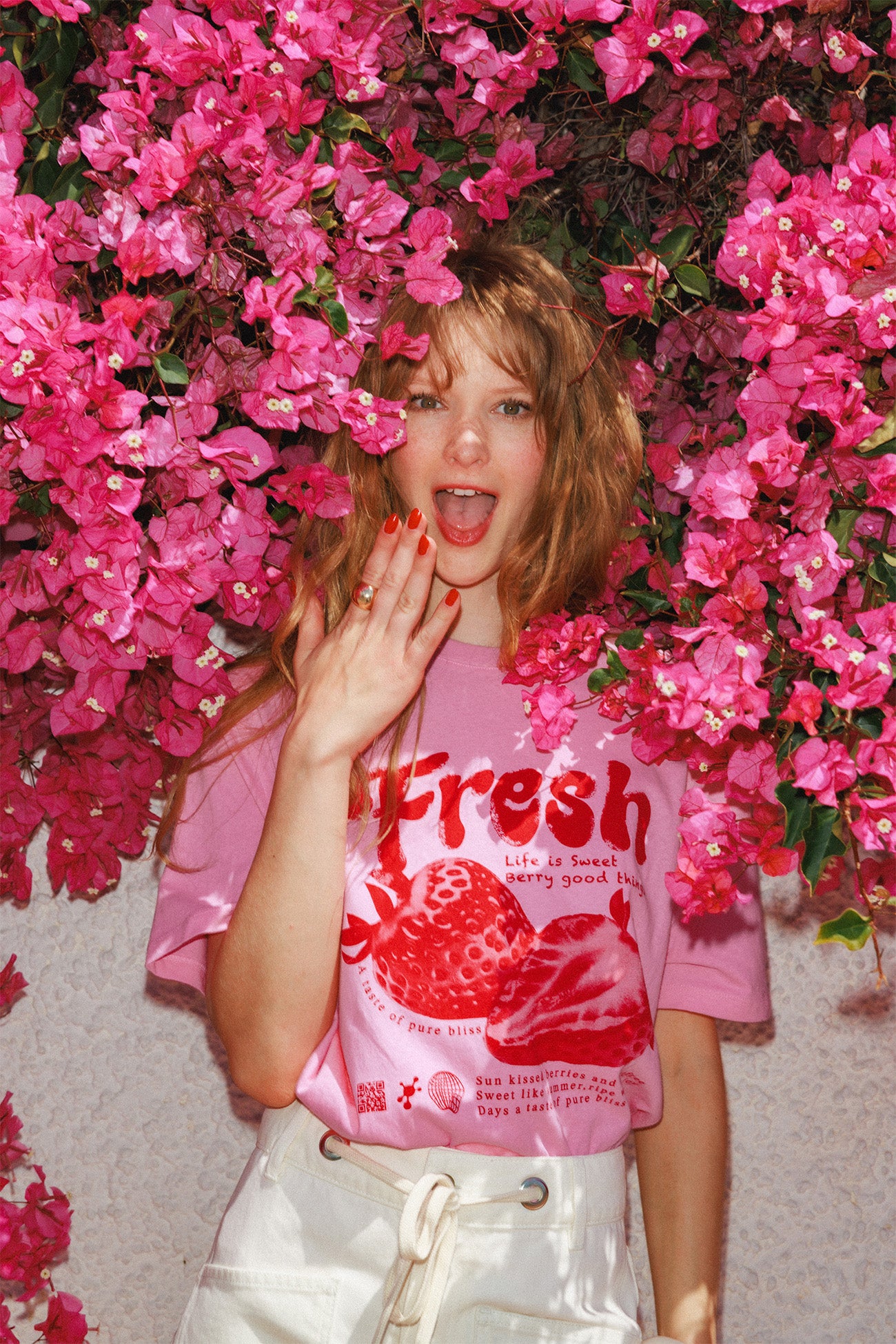 Camiseta com estampa fresca
