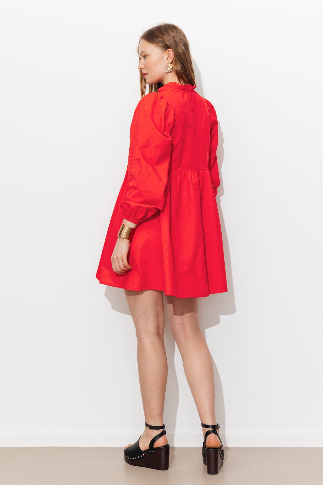 Vestido simples em plumetis