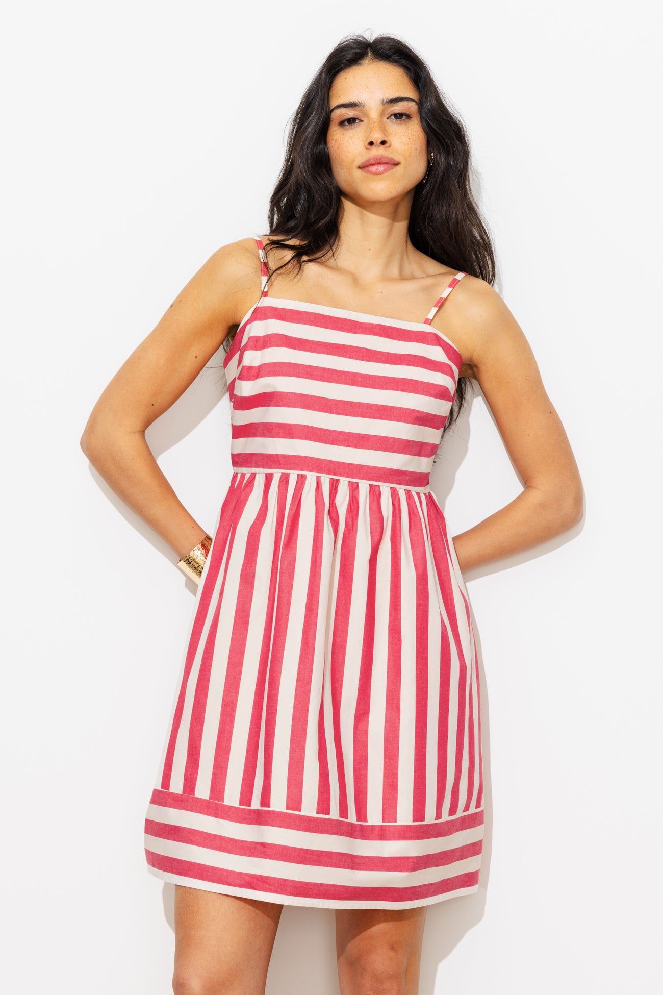 Vestido curto listrado